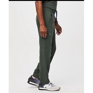 FIGS Technical Collection Cargo Pants Mens Large Black Army Green Scrub Stretch